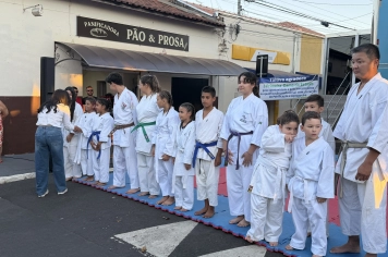 Foto - Primeira-dama do Estado visita Taiúva e destaca programa de qualificação profissional