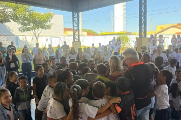 Foto - Caravana do Esporte reúne alunos e comunidade em Taiúva no Dia do Desafio 2026