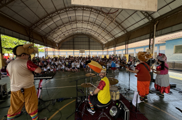 Foto - Um dia de muita alegria marca o encerramento da Semana das Crianças em Taiúva 
