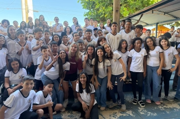 Foto - Caravana do Esporte reúne alunos e comunidade em Taiúva no Dia do Desafio 2026