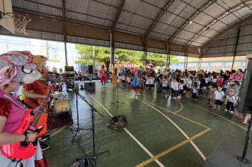 Foto - Um dia de muita alegria marca o encerramento da Semana das Crianças em Taiúva 