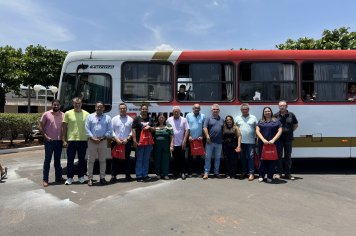 Foto - Cerimônia marca a retomada do transporte coletivo intermunicipal em Taiúva