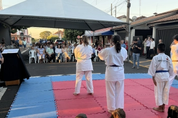 Foto - Primeira-dama do Estado visita Taiúva e destaca programa de qualificação profissional