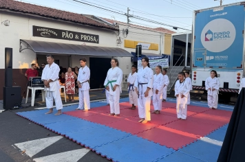 Foto - Primeira-dama do Estado visita Taiúva e destaca programa de qualificação profissional