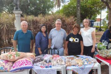 Foto - Feira de Artesanato movimenta a Praça 9 de Julho e valoriza talentos locais