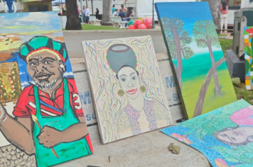 Foto - Feira de Artesanato movimenta a Praça 9 de Julho e valoriza talentos locais