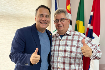 Secretário Chico Bersi participa de encontro regional e apresenta demandas por melhorias em Taiúva