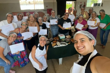 Curso de Páscoa capacita moradores na CozinhAlimento em Taiúva