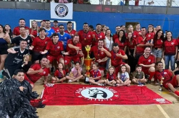 Grande final do Campeonato do Comércio de Futsal “Ellen Oliveira” agitou Taiúva