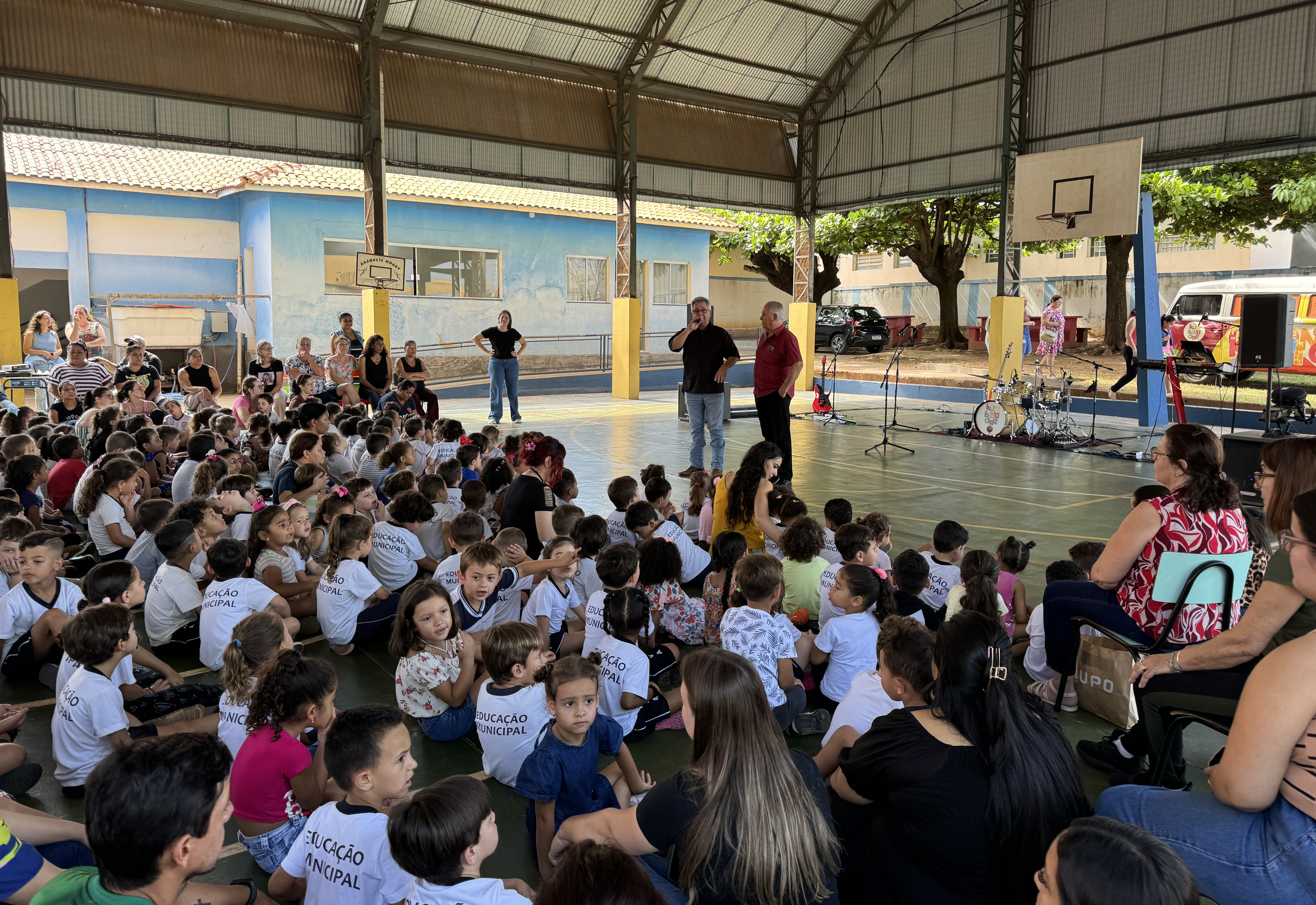 Um dia de muita alegria marca o encerramento da Semana das Crianças em Taiúva 