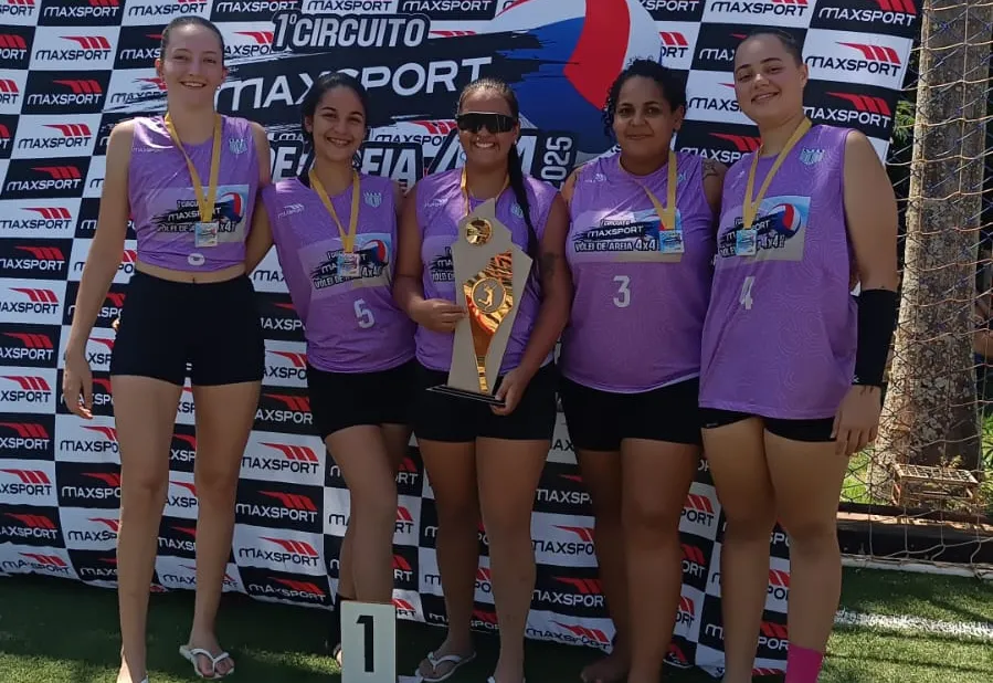 Taiúva conquista título feminino e pódio masculino no 1º Circuito MaxSport de Vôlei de Areia 4x4