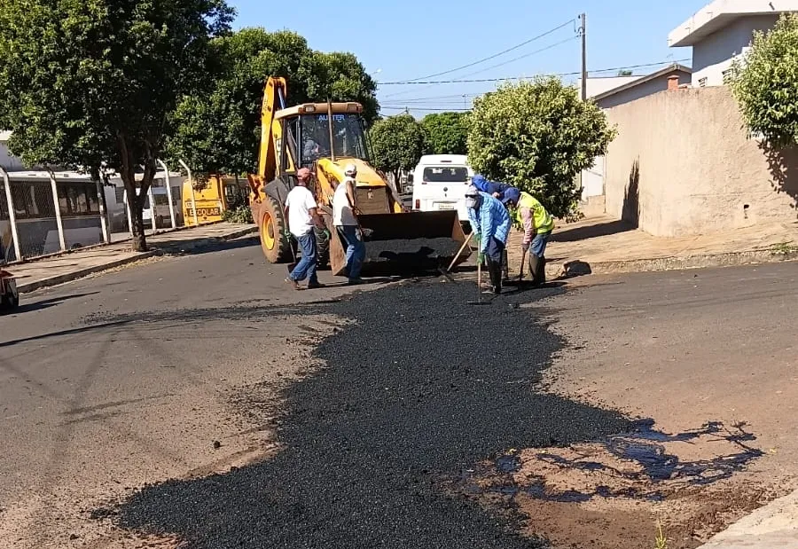 Prefeitura de Taiúva realiza mais uma etapa da operação tapa-buracos nesta quinta-feira