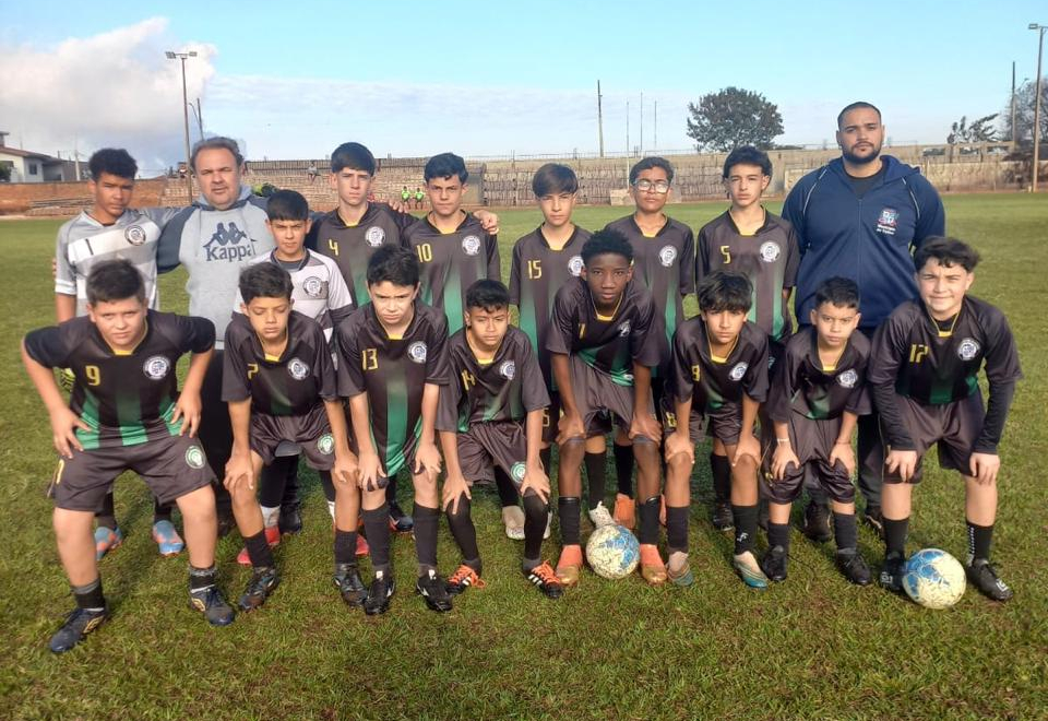 Taiúva vence fora de casa e segue líder na Copa Aper de Futebol de Base